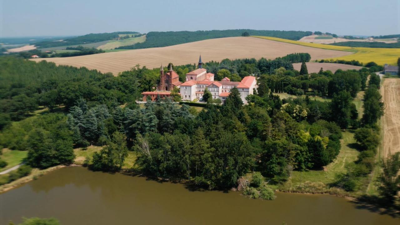 Hotellerie De L'Abbaye Bellegarde-Sainte-Marie Екстериор снимка